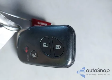 2010 Lexus Is 350C z USA, uszkodzony, nr VIN JTHFE2C27A2502898